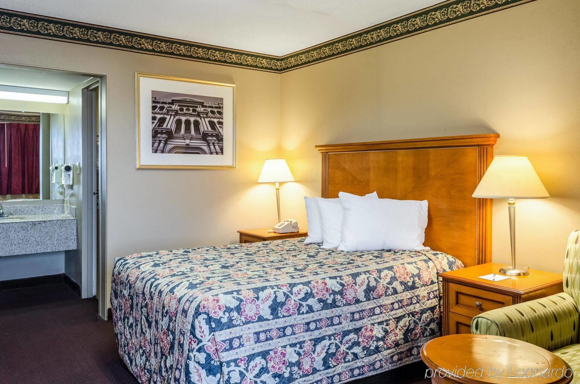 Rodeway Inn Indianola ภายนอก รูปภาพ