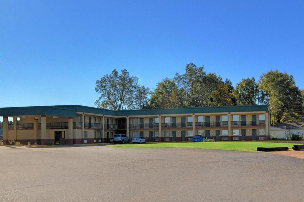 Rodeway Inn Indianola ภายนอก รูปภาพ