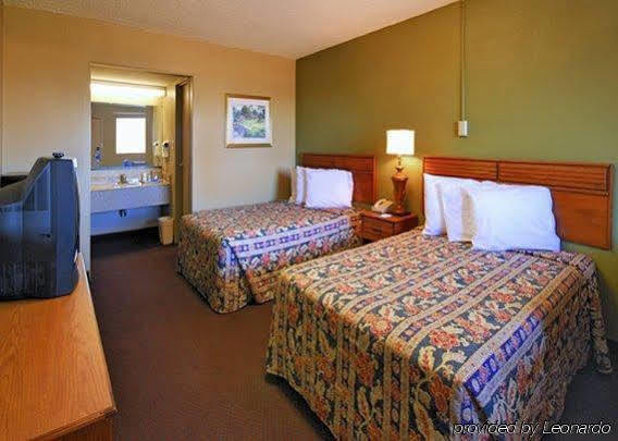 Rodeway Inn Indianola ภายนอก รูปภาพ